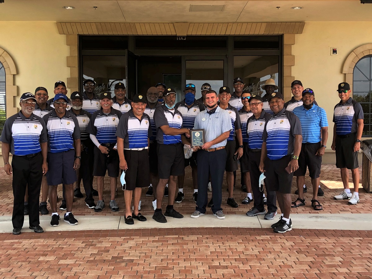 Pro Duffers Orlando at Eagle Creek Golf Club presneting home course plaque